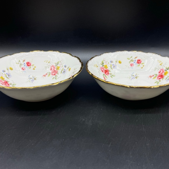 Royal Albert Tenderness 6" Cereal Soup Bowls(Pair) Bone China England - Picture 2 of 4
